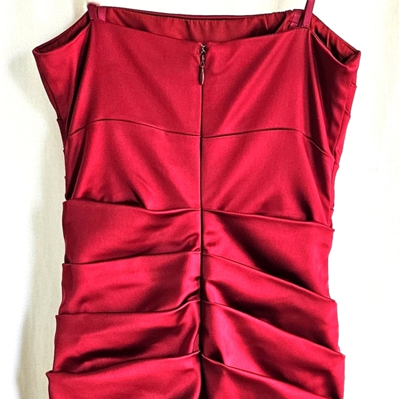 🇨🇦 Le Chateau Strapless Red Satin Dress - Picture 5 of 16